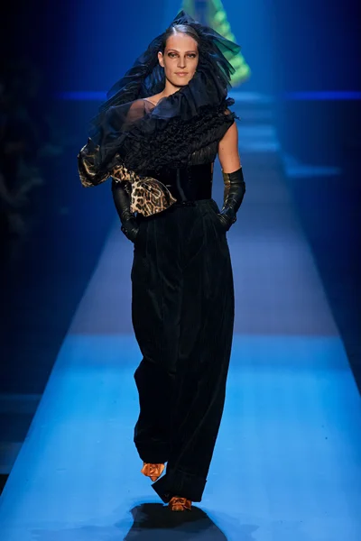 Look 29